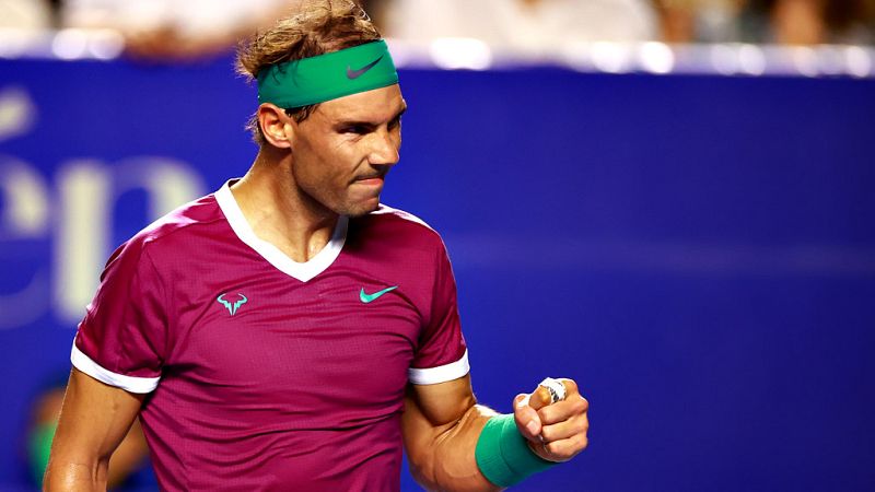 Rafa Nadal barre a Kozlov de la pista de Acapulco