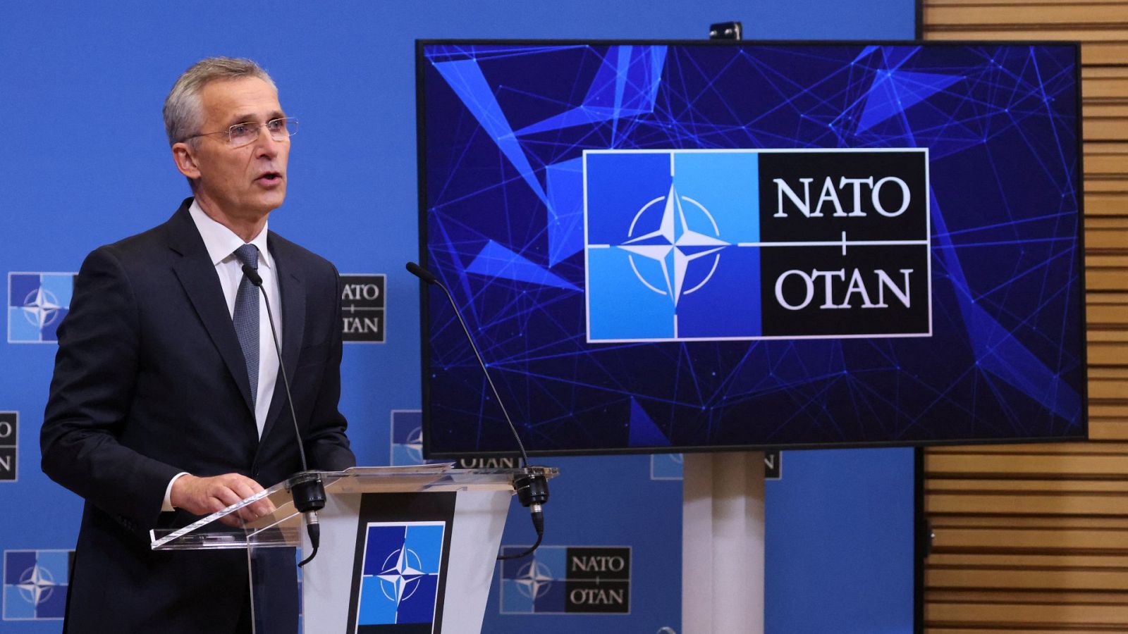 La OTAN pide a Rusia que retire sus fuerzas de Ucrania