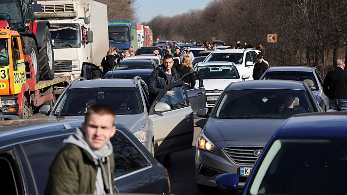 Informativo 24h - El pánico se extiende entre los ciudadanos de Ucrania