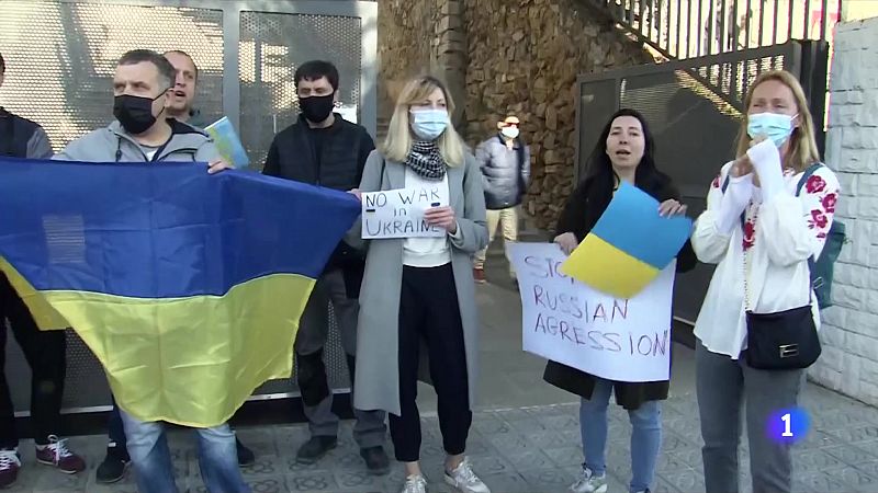 Els ucraïnesos es manifesten davant la seu de la Unió Europea a Barcelona