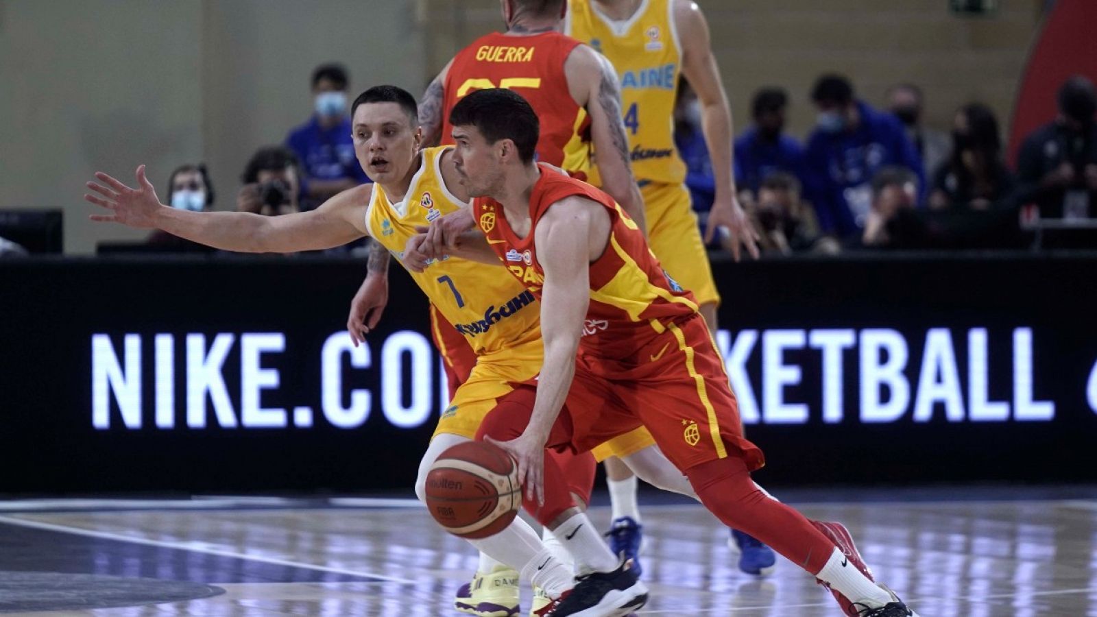 Baloncesto | España vence a una Ucrania deprimida por la guerra