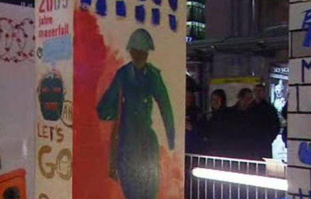 Informe Semanal - Y otros muros caerán