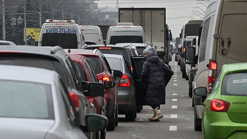 La odisea de los españoles que tratan de salir de Ucrania: "Llevamos casi 24 horas de viaje"