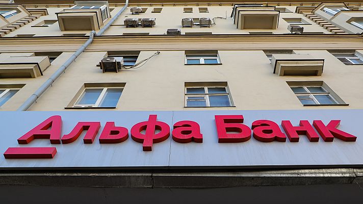 Telediario 1 - Las sanciones afectan a sectores estratégicos de Rusia