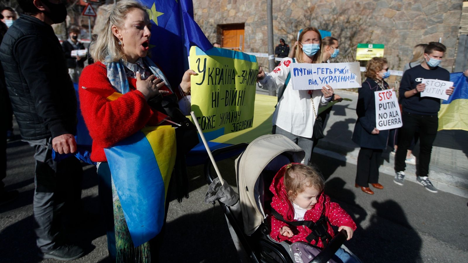 Familias españolas comienzan a acoger a niñas y niños ucranianos que huyen de la guerra