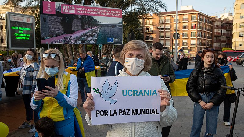 La angustia y la impotencia se apoderan de los ucranianos residentes en España
