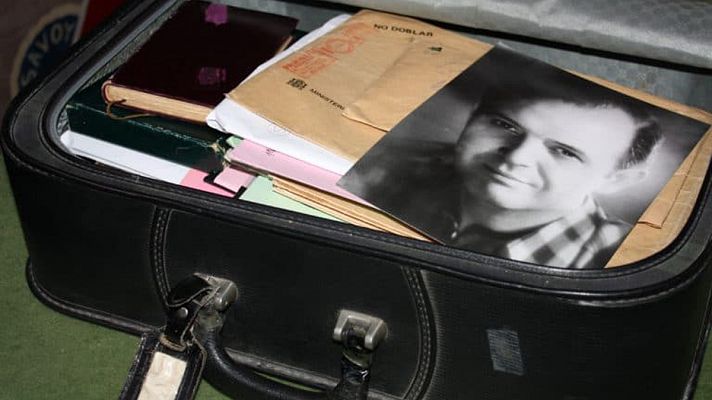  - Mesa redonda sobre la maleta de Penón