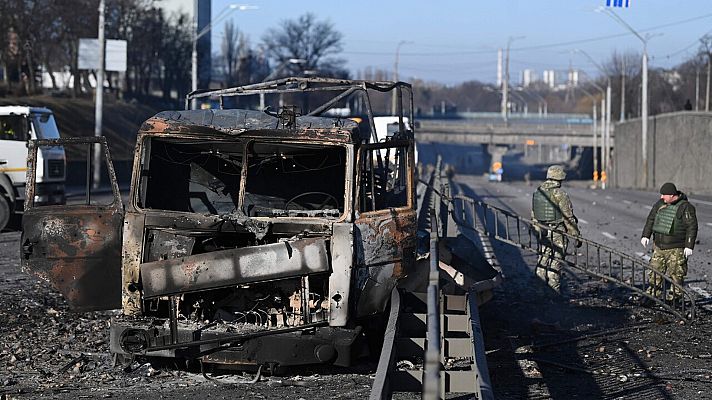 Milicianos y barricadas en Kiev