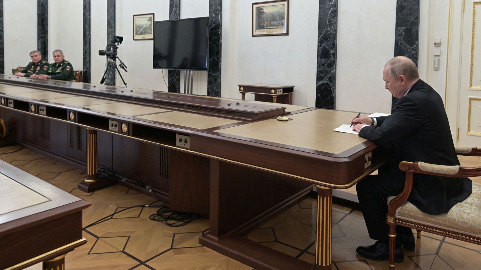 Putin pone en alerta máxima a las fuerzas de disuasión nuclear - Informativo 24h | Ver