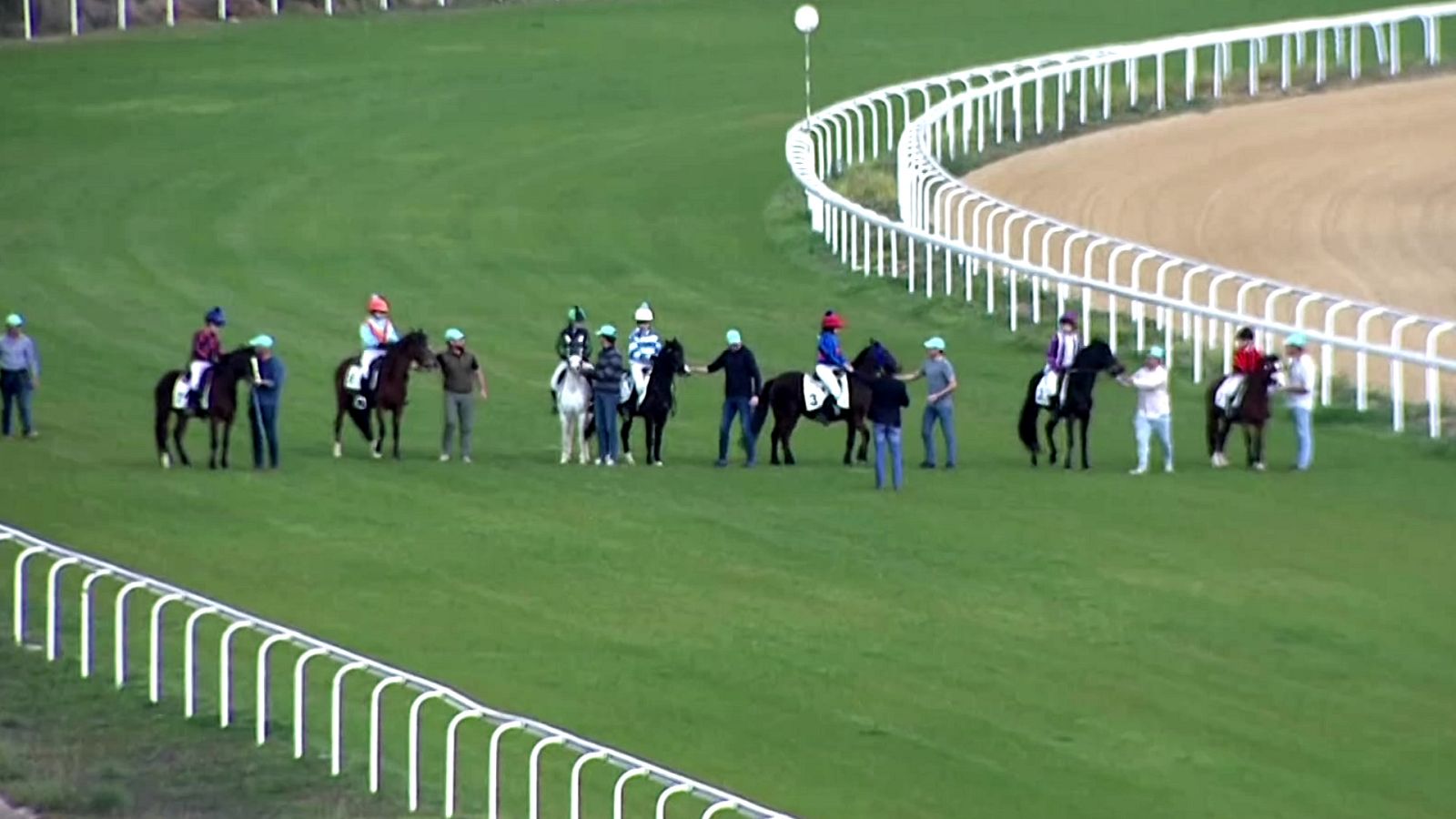 Hípica - Circuito nacional de carreras de caballos, desde el Hipódromo de Dos Hermanas - ver ahora