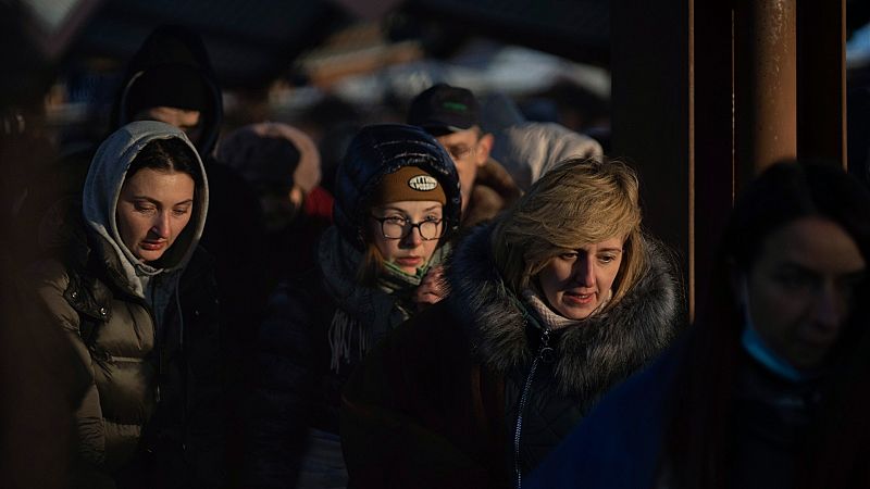 Unas 281.000 personas han cruzado la frontera polaca desde que comenzó la invasión rusa de Ucrania 