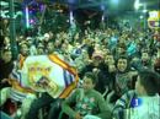  - La afición culé llena Canaletas