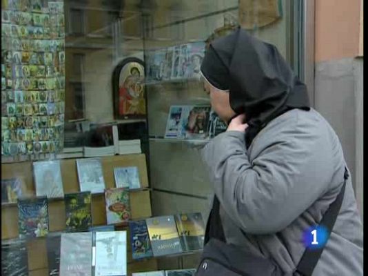  - El Papa lanza un disco