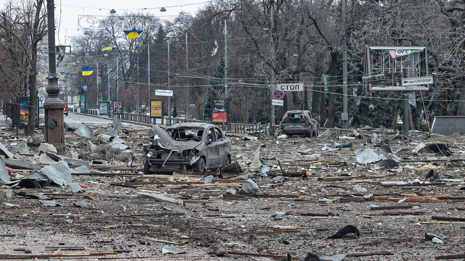 Rusia redobla su ofensiva en Járkov y envía un convoy militar hacia Kiev