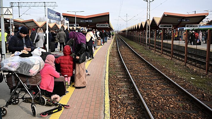 Telediario 1 - Continúa el éxodo de refugiados ucranianos hacia Polonia