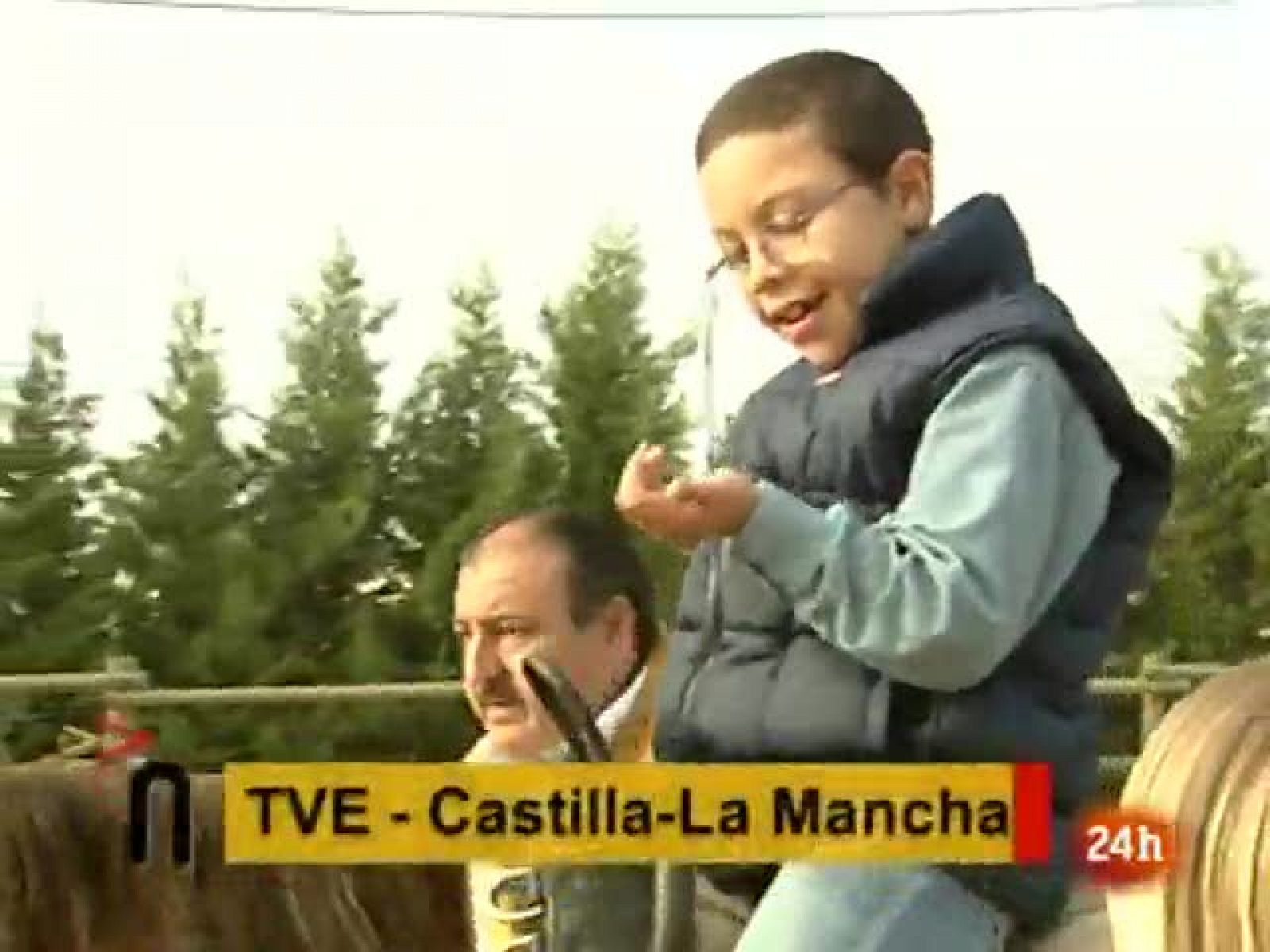 Los animales pueden curar al ser humano. Lo demuestran los avances de los nuevos tratamientos que ya se están aplicando a niños con hiperactividad y autismo. Lo hemos podido comprobar en una sesión de Hipoterapia (terapia con caballos) en la Escuela