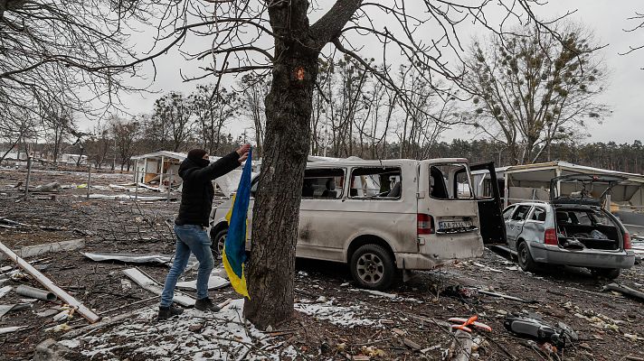 Telediario 1 - Ucranianos que han decidido quedarse para defender a su país