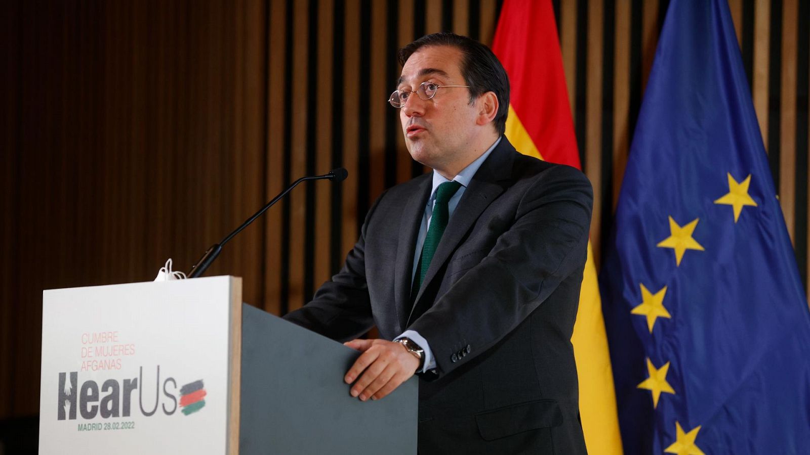 Albares justifica decisión de Sánchez de enviar armas Ucrania | Ver