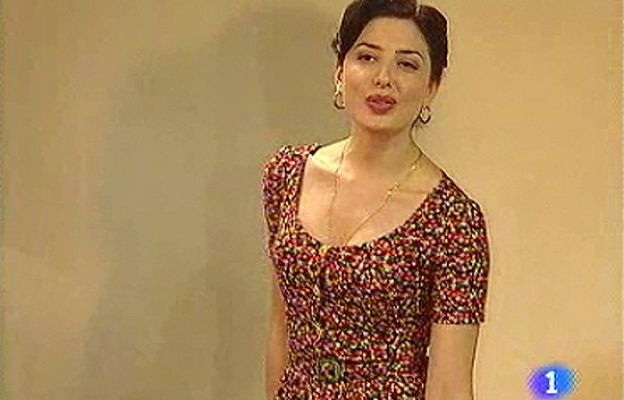 Amar en tiempos revueltos - La voz de los Almacenes Rivas