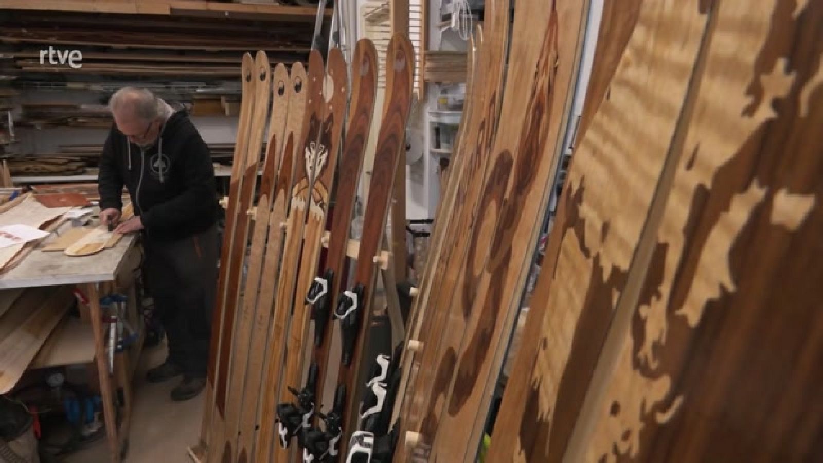 Aquí la Tierra - Esquís fabricados por un carpintero de montaña