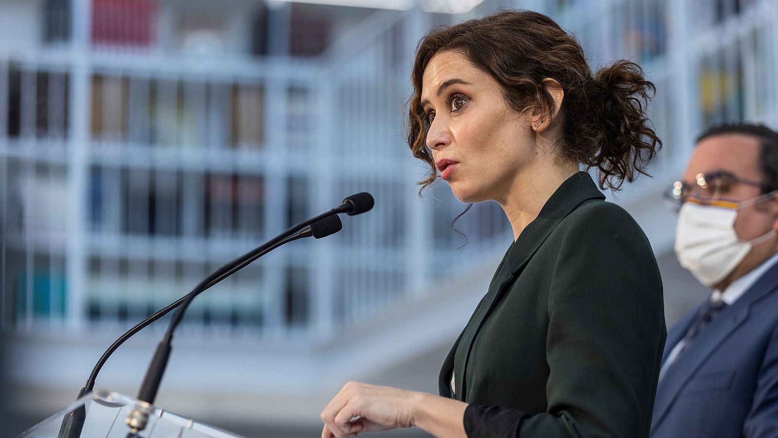 Ayuso rechaza hablar de "extrema derecha": lo que sé es que hubo gente "extremadamente harta de nosotros" que se fue a Vox