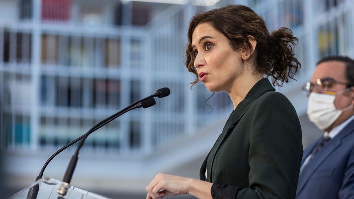 Informativo 24h - Ayuso rechaza hablar de "extrema derecha": lo que sé es que hubo gente "extremadamente harta de nosotros" que se fue a Vox