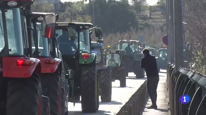 Sota el lema #LaPagesiaDiuProu, els pagesos reclamen mesures a les administracions