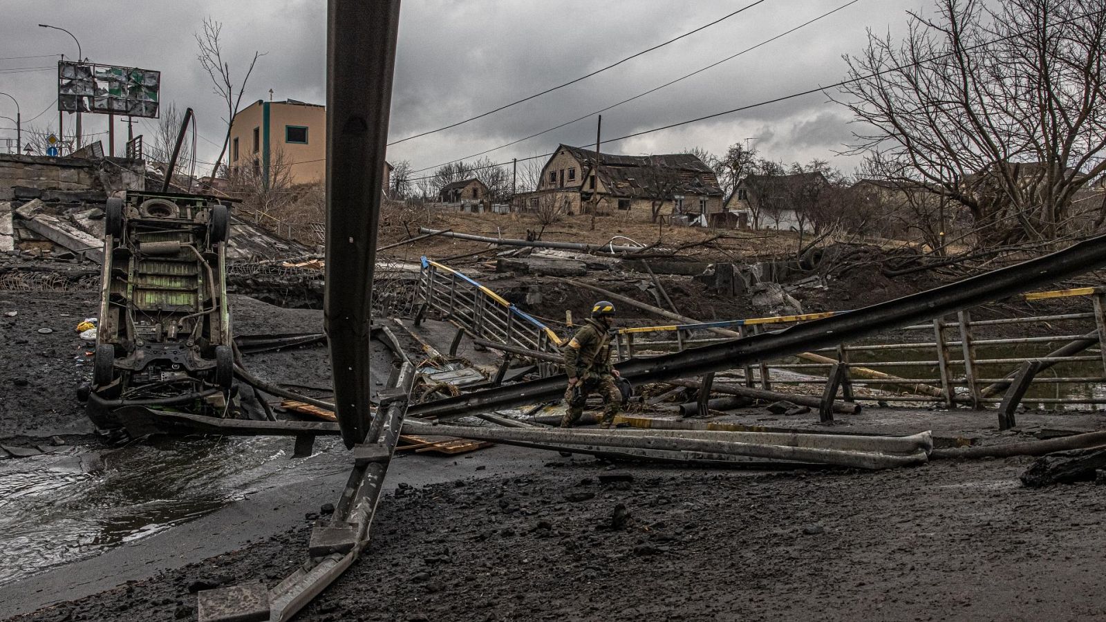 Las llamas destrozan los alrededores de Kiev