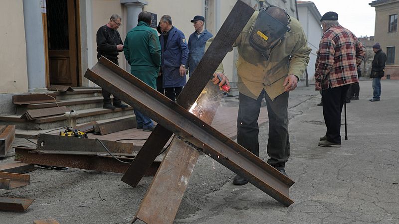 Empresas ucranianas cambian su producción habitual para ponerla al servicio de la economía de guerra