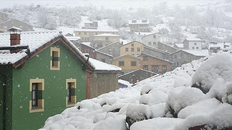 Nevadas en los sistemas montañosos peninsulares. Heladas en la cordillera Cantábrica y sistema Central - ver ahora