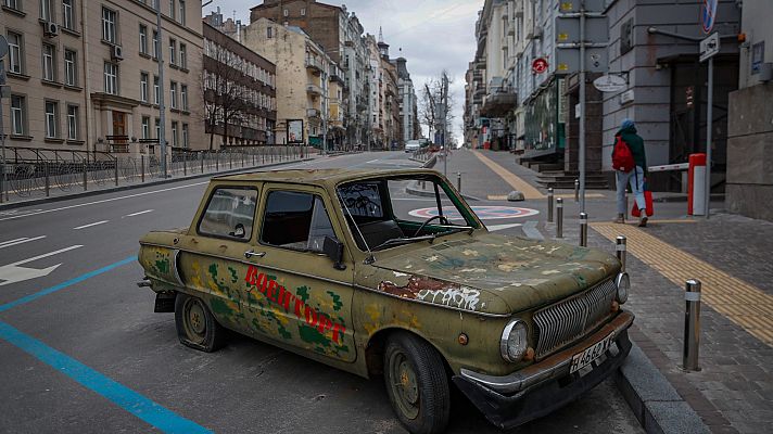 Telediario Fin de Semana - Los ucranianos se organizan en redes vecinales para sobrellevar los estragos de la guerra