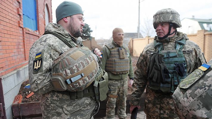 Redes de voluntarios ucranianos apoyan a los soldados en Kiev