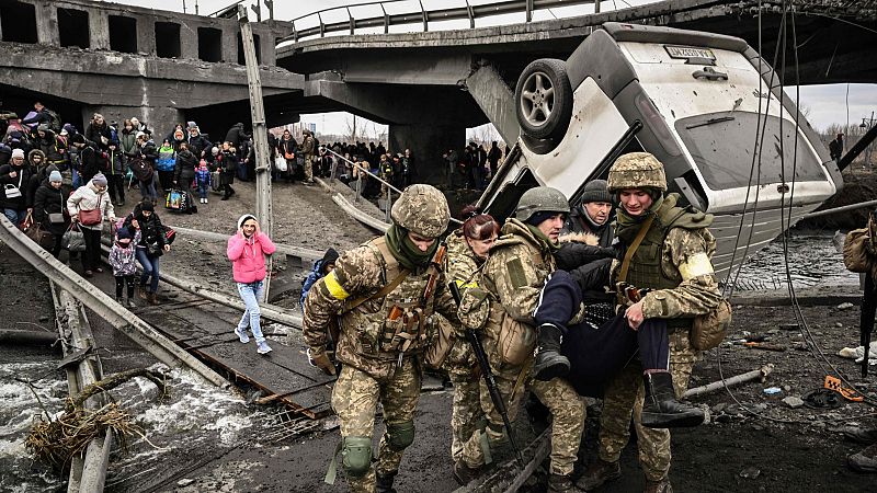 Las tropas rusas siguen su invasión en Ucrania con avances en el frente sur y en el norte hacia Kiev