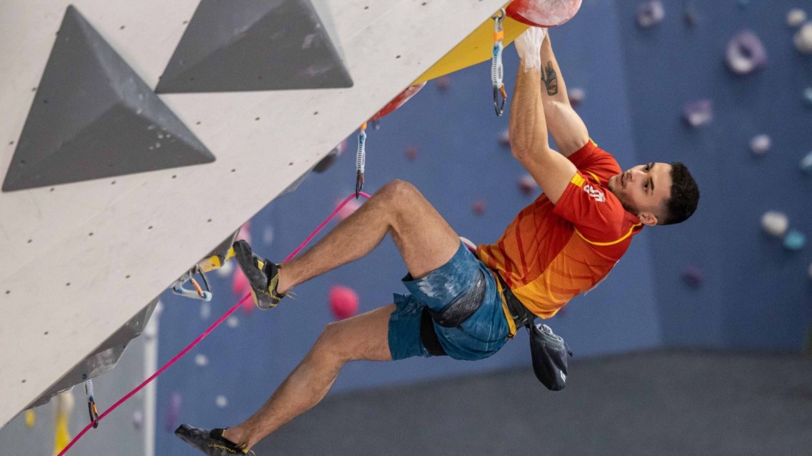 Alberto Ginés gana el Test de escalada de Gavà