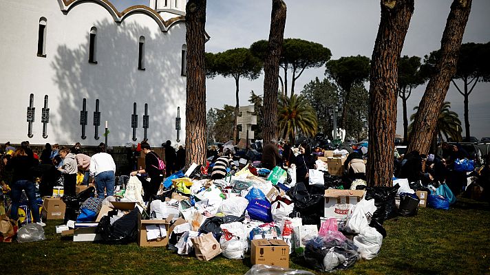 Telediario 1 - Los italianos se vuelcan con Ucrania y le envían ayuda