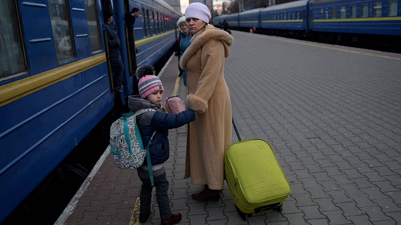 La difícil huída de la guerra: los combates y el fuego cruzado impiden los corredores humanitarios
