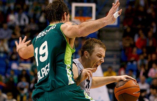 Baloncesto en RTVE - El Unicaja perdió la imbatibilidad