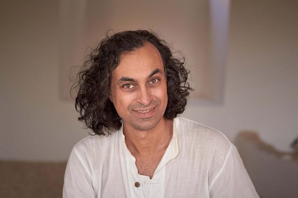 Actuacion de Kaveh Sarvarian en 'Rumbo al este' - escuchar ahora