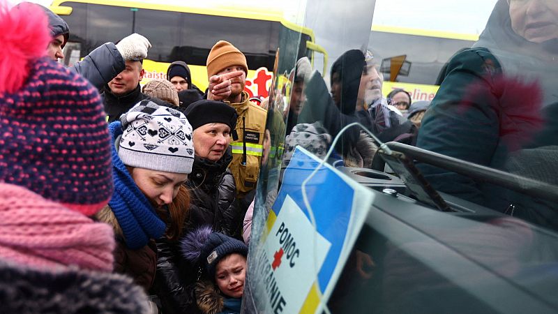 Colegios y centro comerciales se convierten en refugios improvisados para quienes huyen de la guerra de Ucrania
