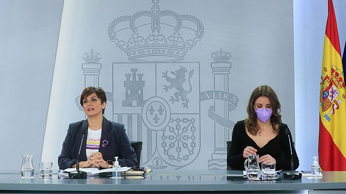 Telediario 1 - Irene Montero evita responder a preguntas sobre las discrepancias en el Gobierno por el envío de armas a Ucrania