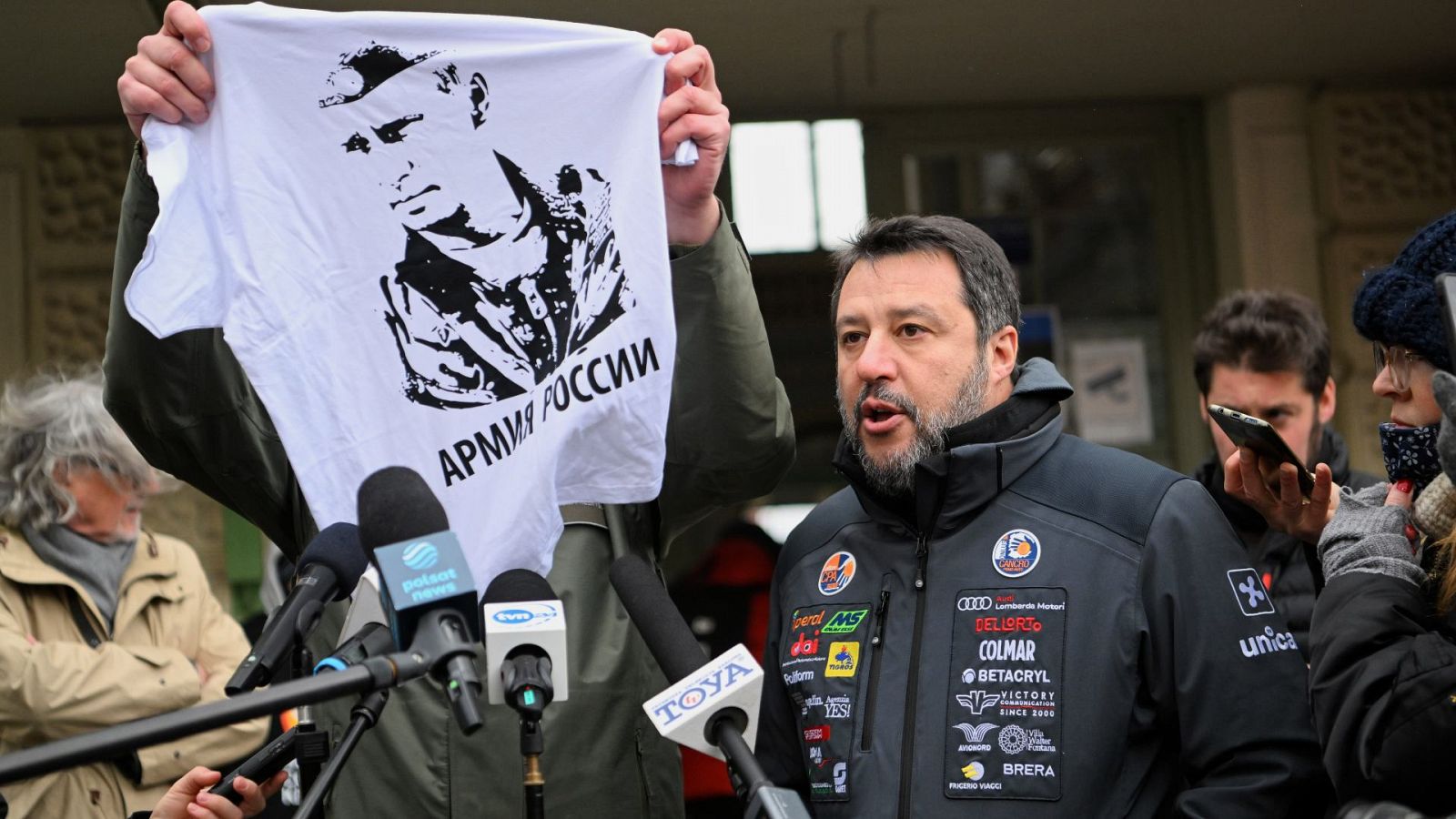 Alcalde polaco humilla a Salvini con una camiseta de Putin - Modo Digital | Ver