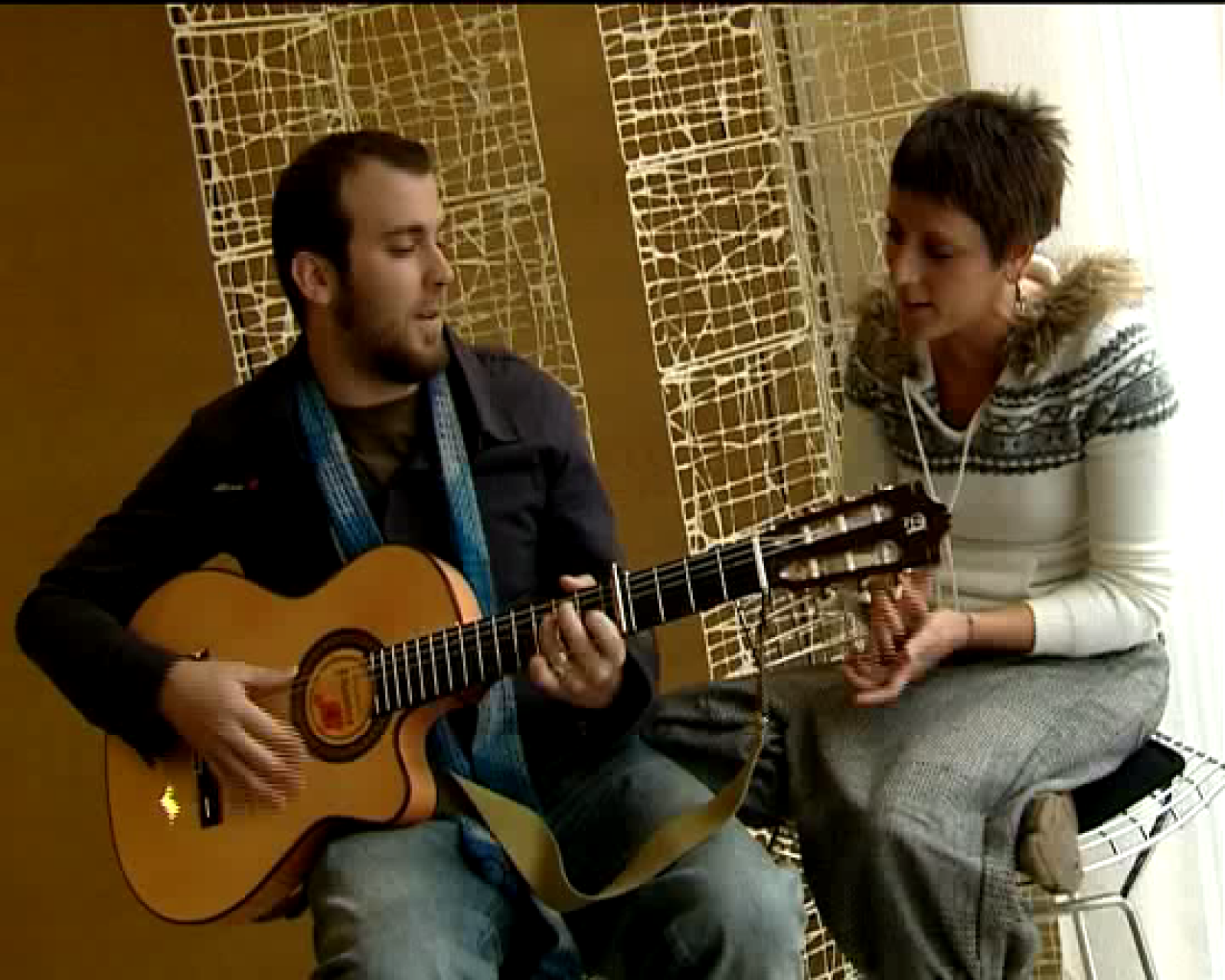 Cómeme, la nova cançó de La Mari de Chambao, amb Mario Díaz a la guitarra | Veure