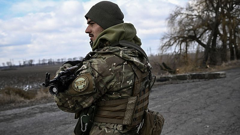 Unos 20.000 extranjeros van a Ucrania a luchar contra Rusia: "Putin es un matón, y no me gustan los matones"