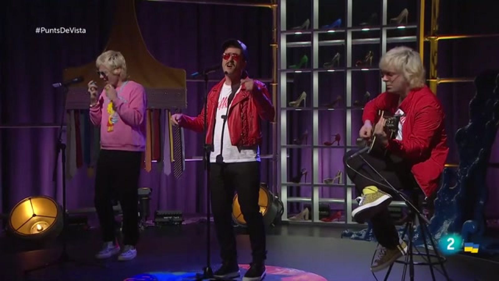 Punts de vista - Varry Brava interpreta en versió acústica 'Raffaella' - Veure ara