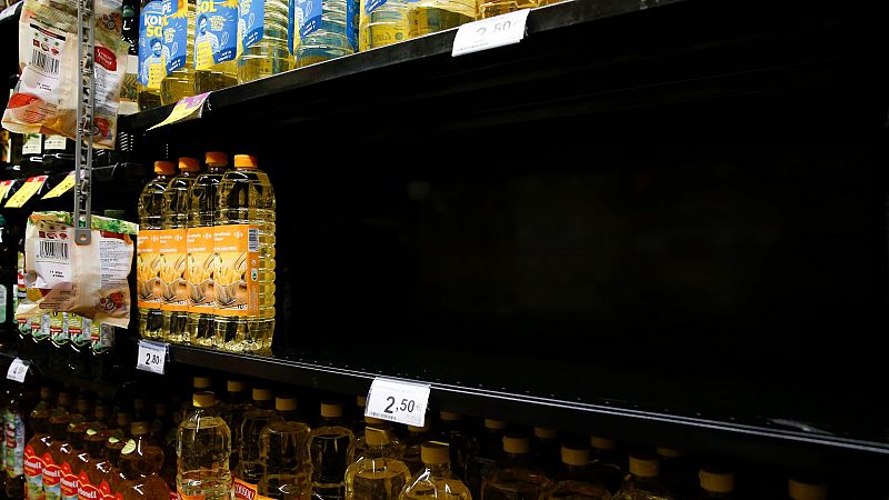 Los supermercados limitan la venta de aceite y pasta por miedo al desabastecimiento