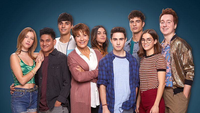 Tráiler oficial de 'Ser o no ser', la nueva serie protagonizada por Ander Puig, Júlia Gibert, Berta Galo y Lion