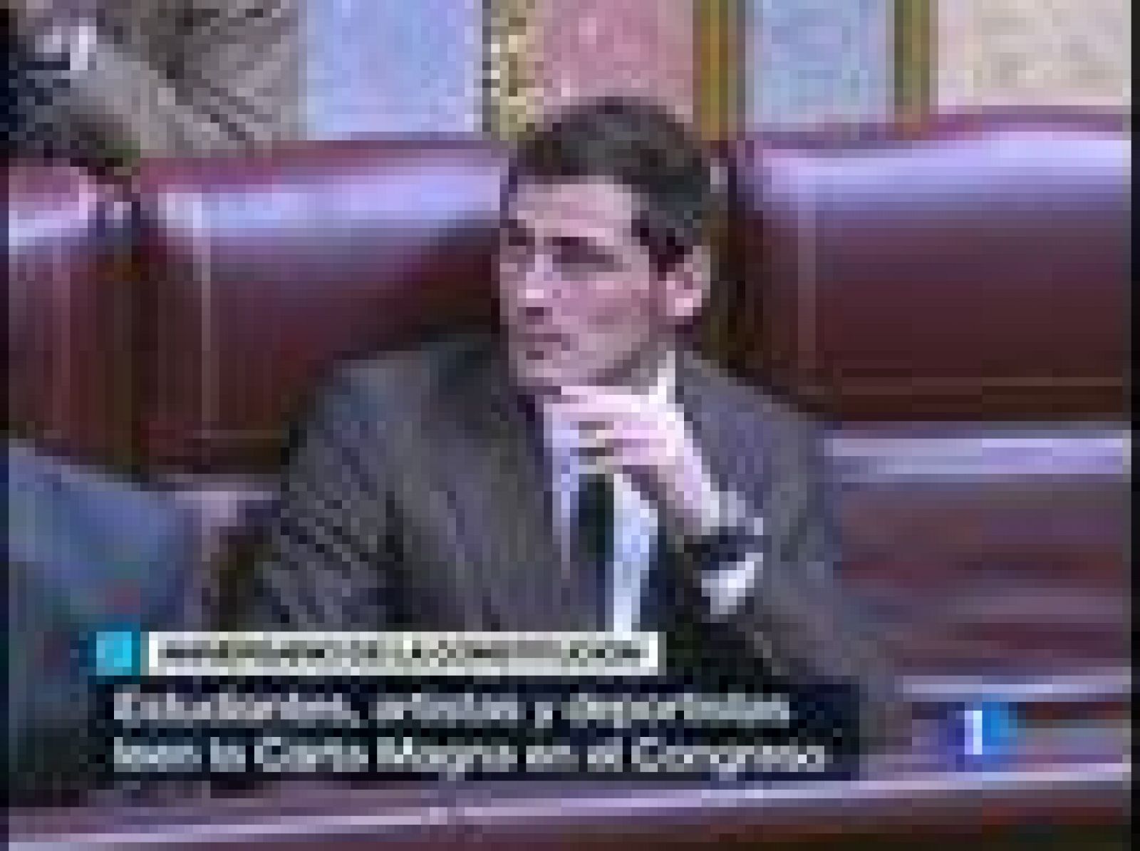 Telediario 2 en cuatro minutos - 04/12/09 | Ver