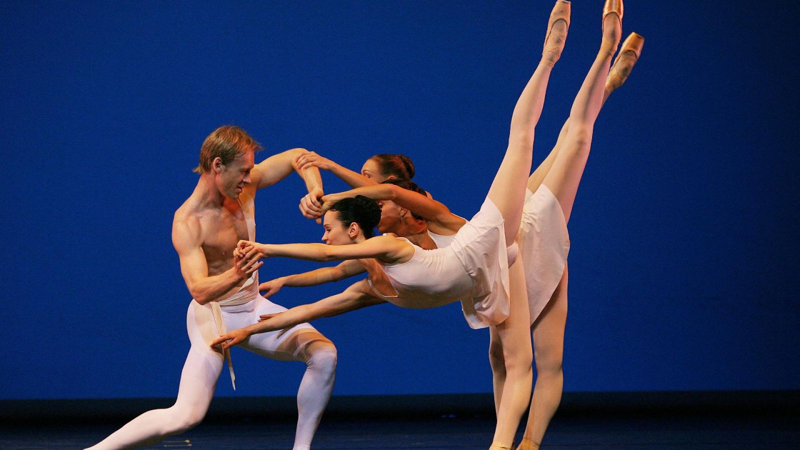 Oleada de cancelaciones a artistas y grupos rusos | Ver