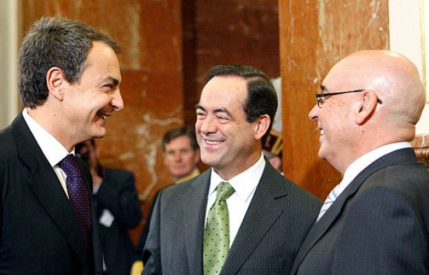  - Bono elogia la Constitución