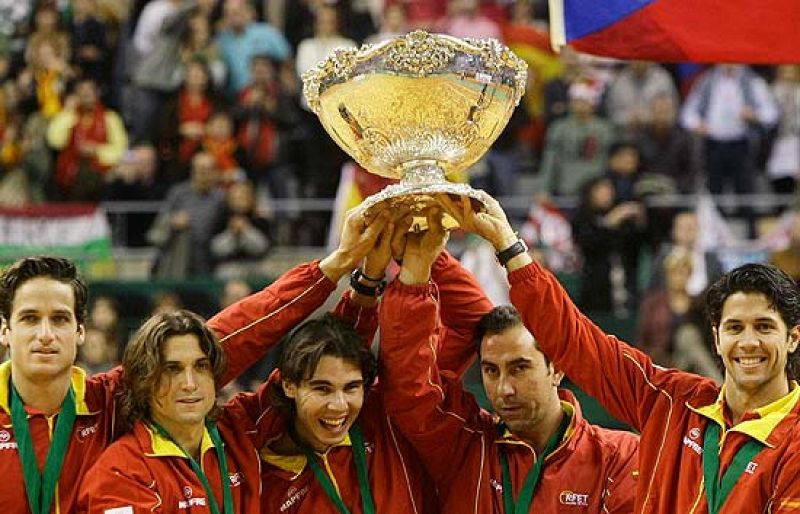 España recibe su 4ª ensaladera